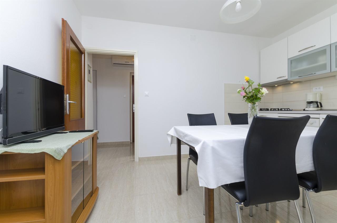 Apartments Karmela Primosten Exterior photo
