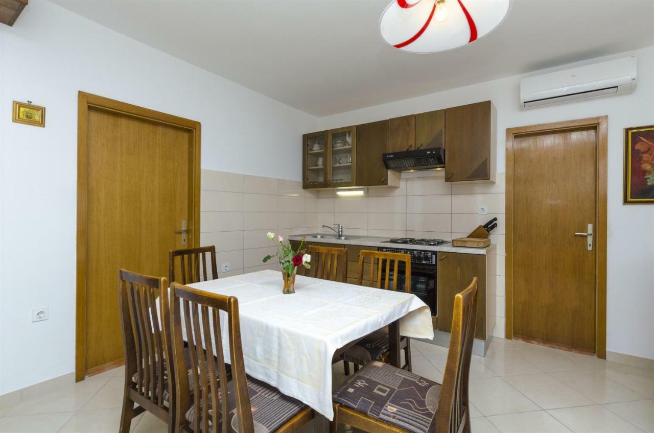 Apartments Karmela Primosten Exterior photo